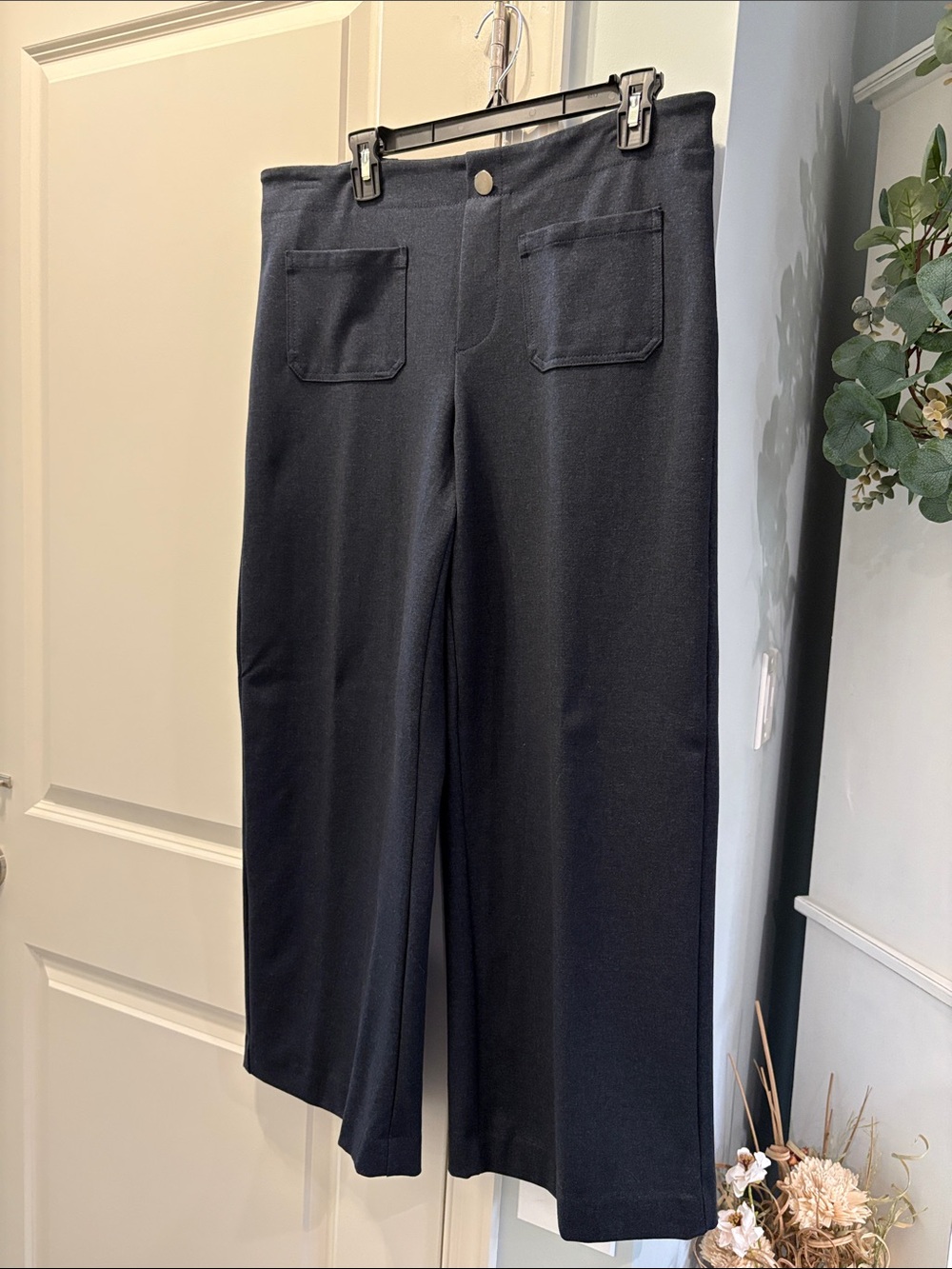 Women's Black Wide-Leg Cropped Pants